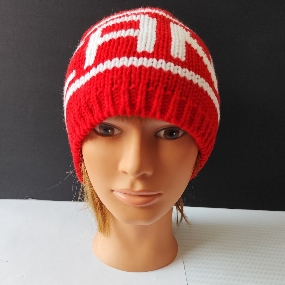 3/$30💜T-Max Heat CANADA Insulated Knit Red & White Toque Beanie